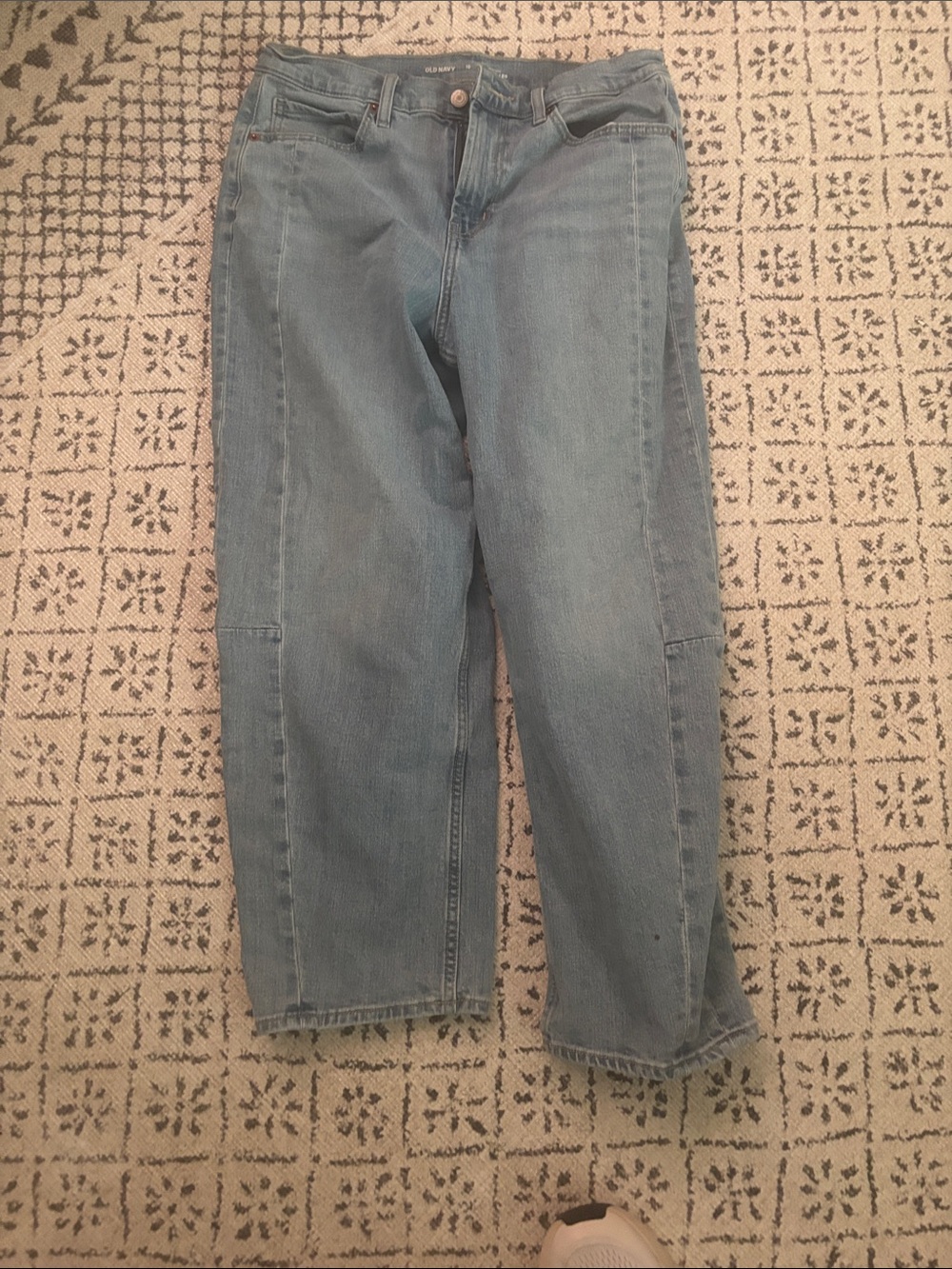 Old Navy barrel ankle jeans in Light Blue Wash sz 10